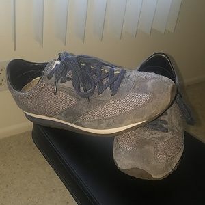 old school brooks shoes